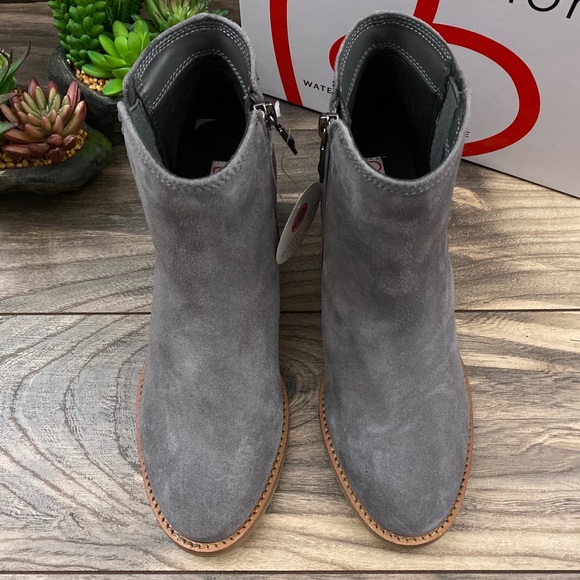 NIB Blondo Nina Waterproof Suede Ankle Bootie - Picture 2 of 12